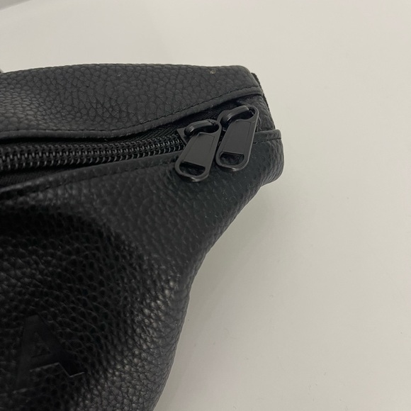 Black Pandora Women/Men’s Belt Bag Zipper Closure Fanny Pack - Picture 8 of 10